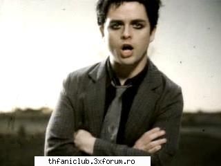 green day cel mai tare cantec green walk lonely road,the only one that have ever know where goes,but